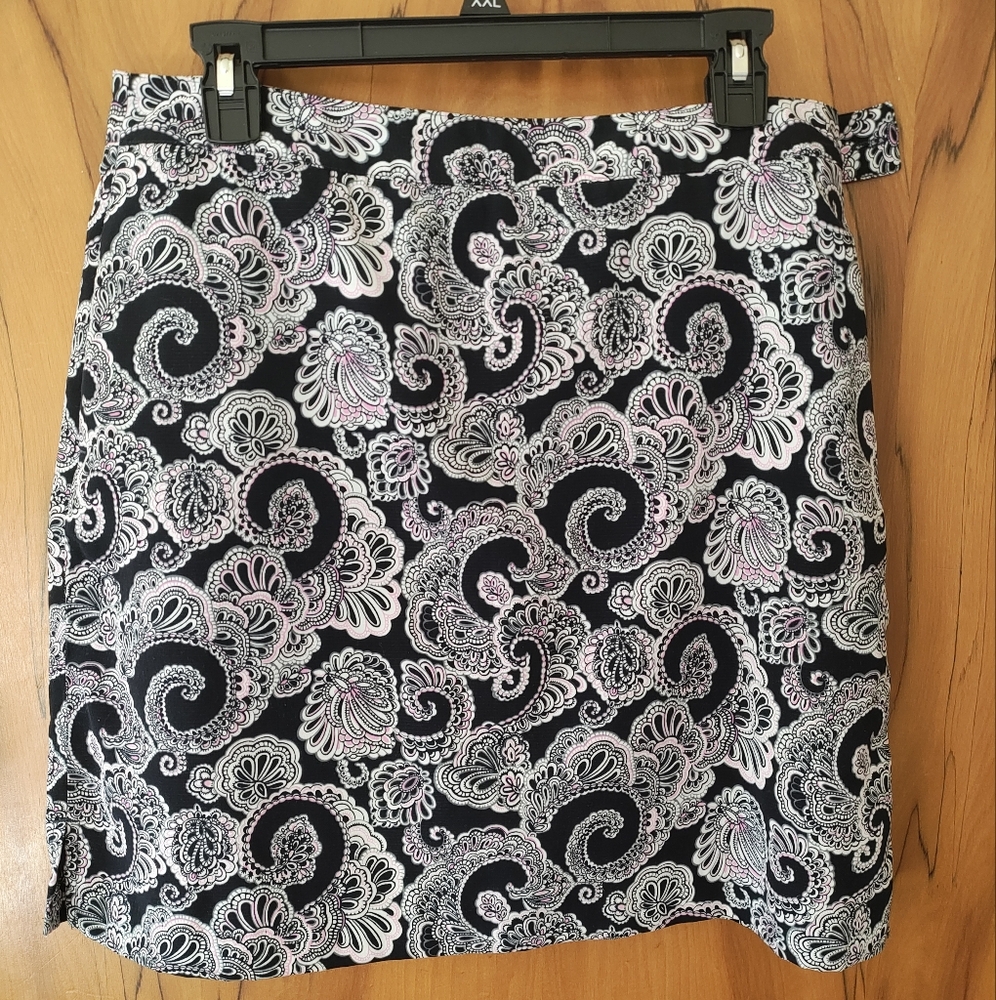 Golf Skort Black and White And Pink Paisley